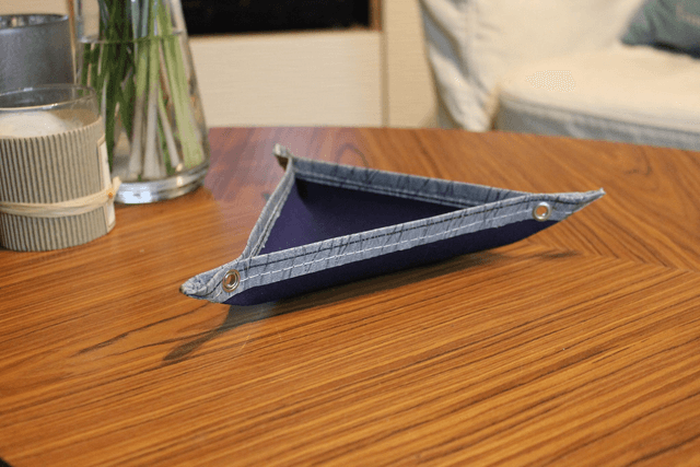 Vide-poche triangle